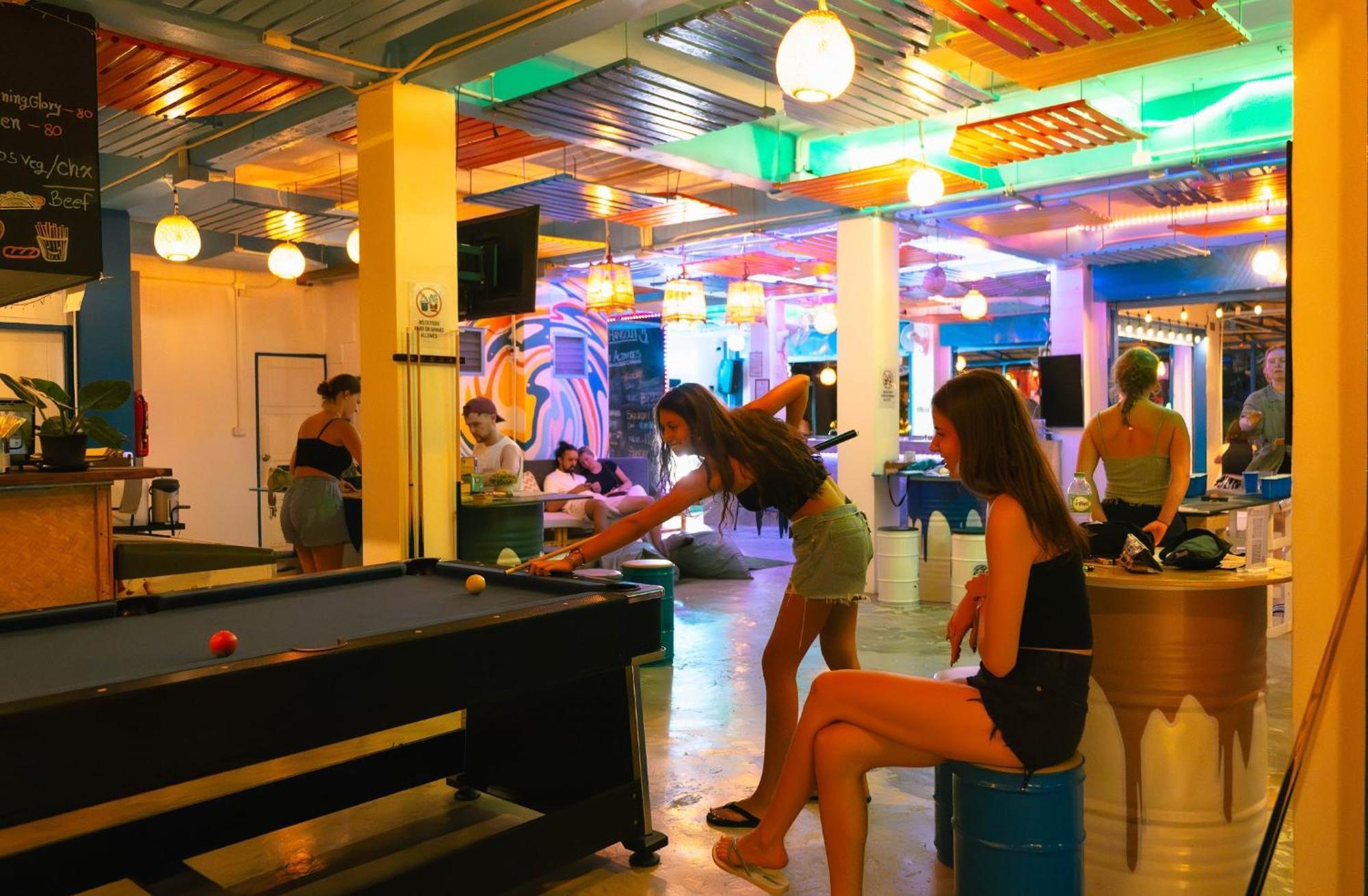 The Hangout Hostel Ao Nang Exterior photo
